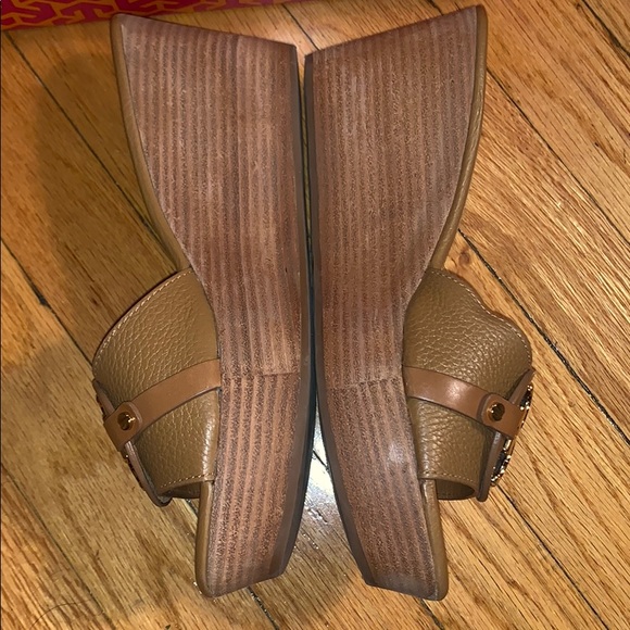 Tory Burch wedge sandals - Picture 5 of 6